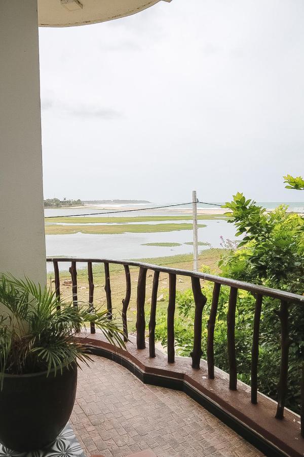 Sunset View Beach Hotel Arugam Bay Bagian luar foto